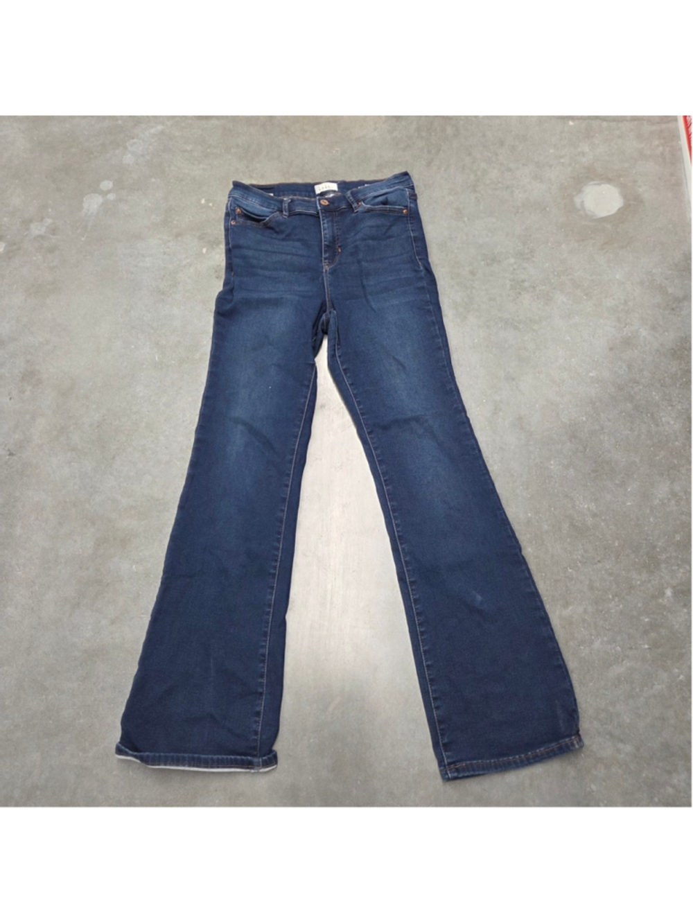 Nicole Miller Classic Boot Cut Jeans in Deep Blue Size 8